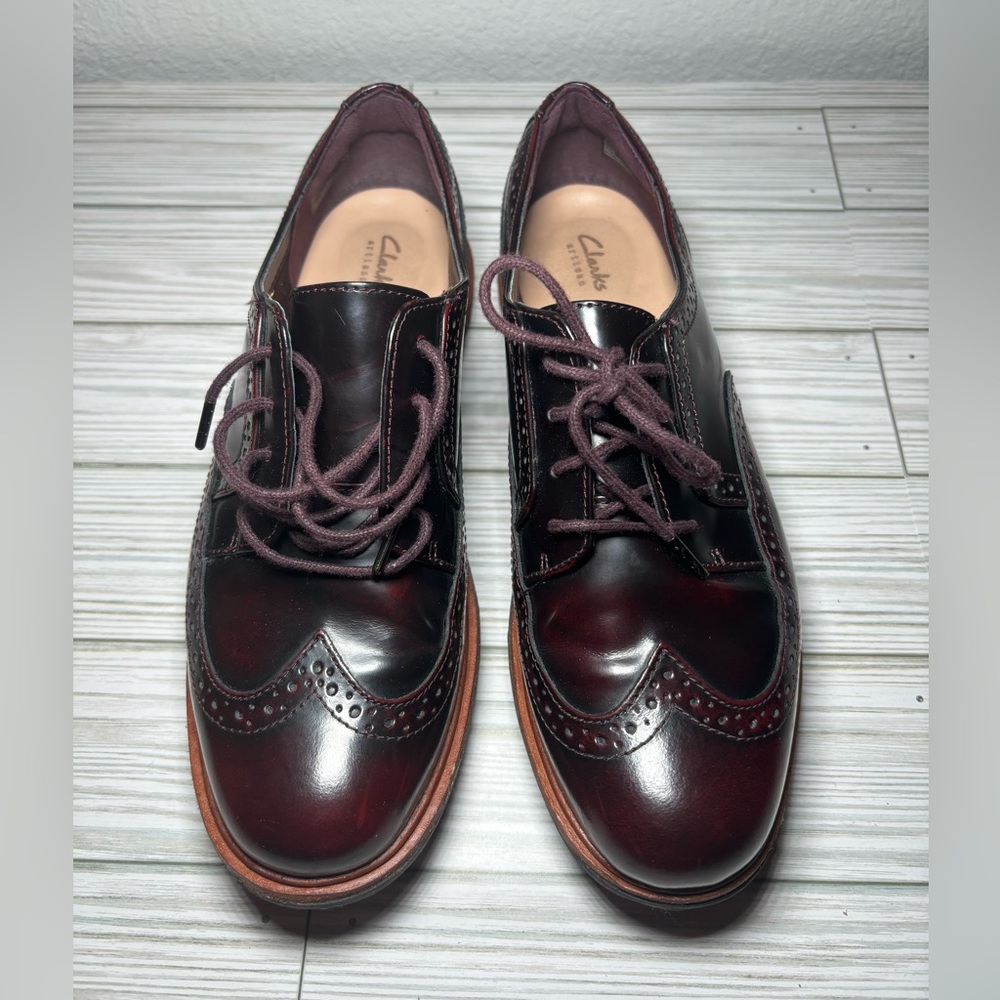 Clarks burgundy Oxford size 7